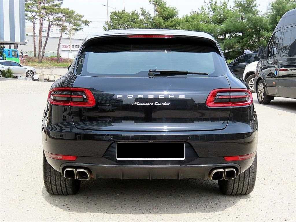 Porsche Macan — photo 04