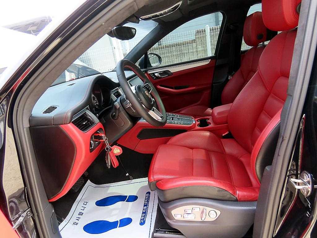 Porsche Macan — photo 05