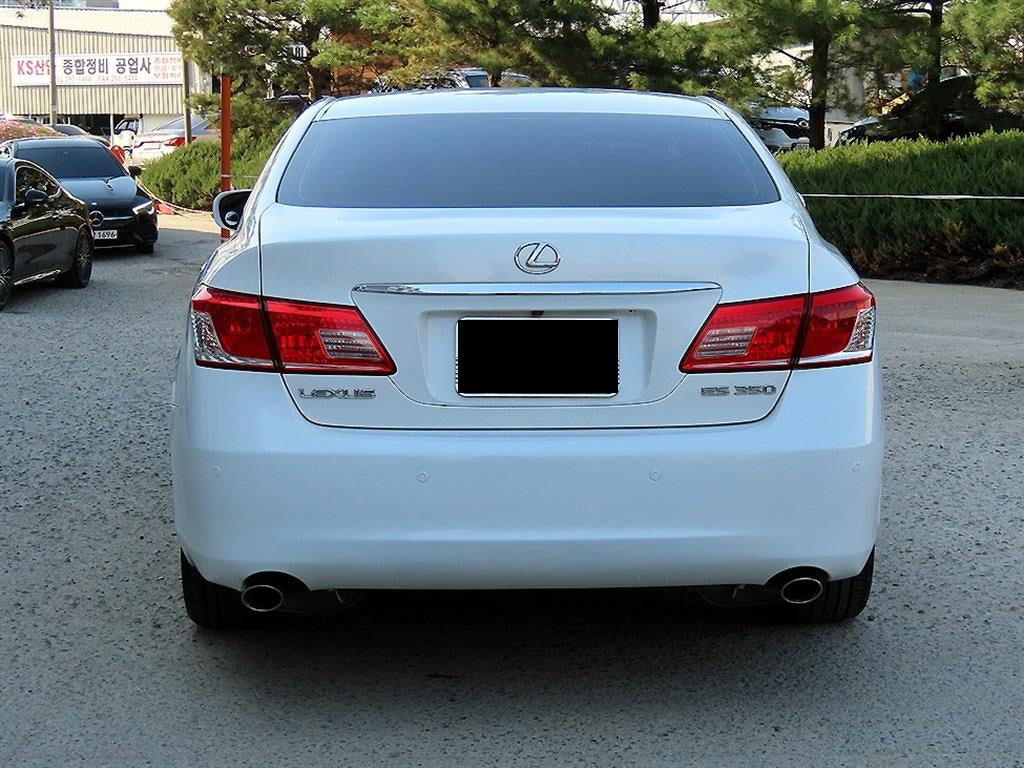 Lexus ES — photo 04