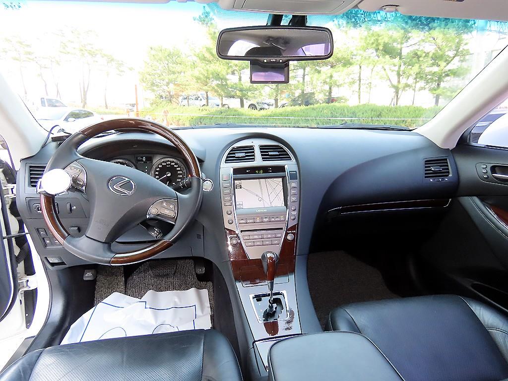 Lexus ES — photo 07