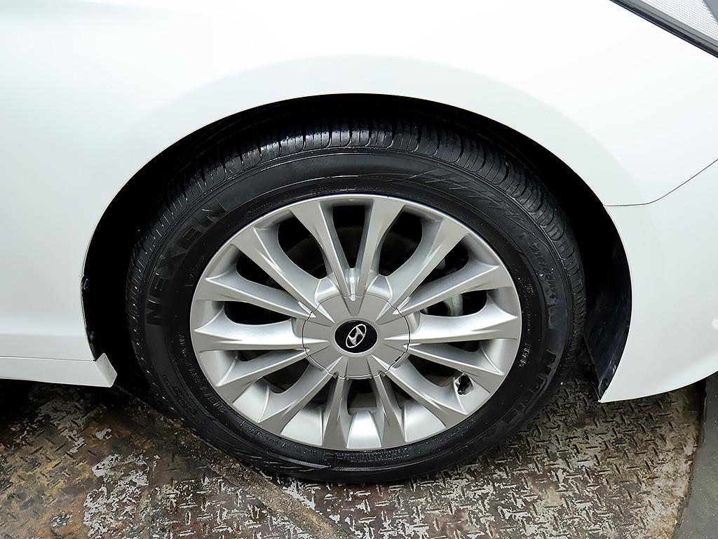 Hyundai Sonata — photo 08