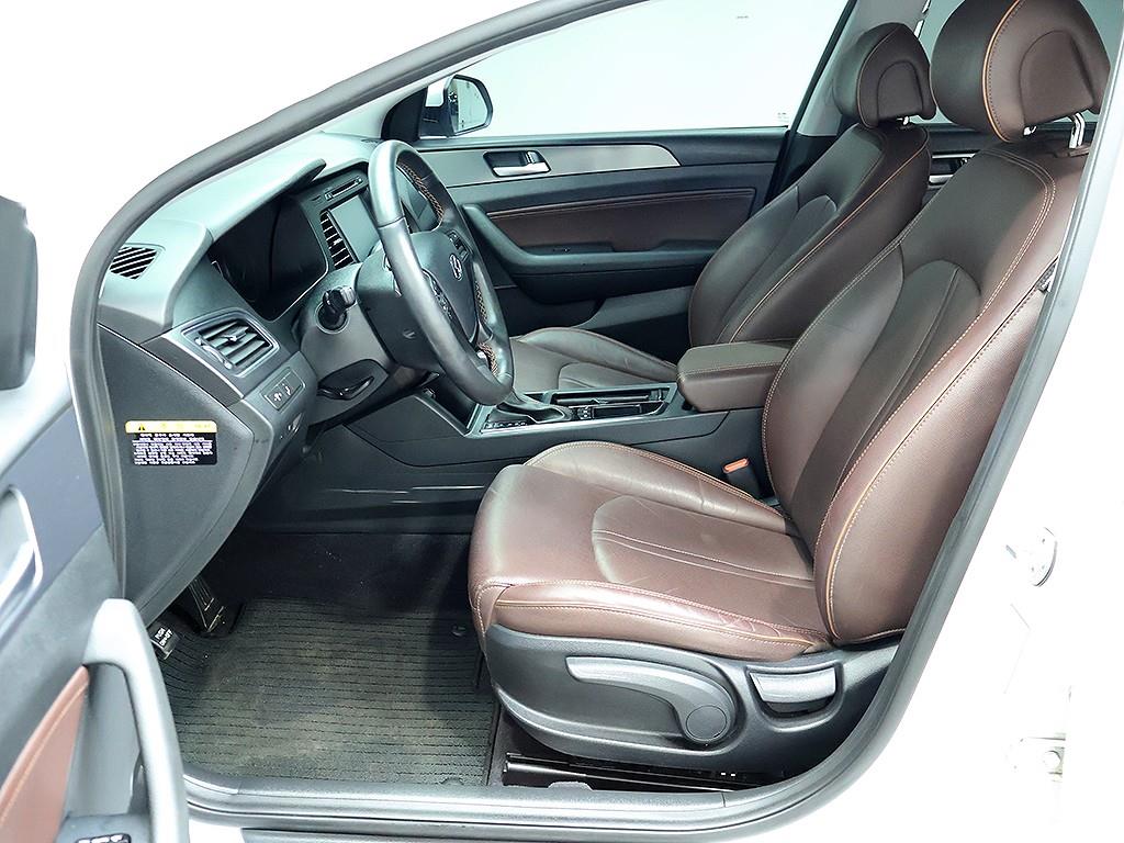 Hyundai Sonata — photo 11