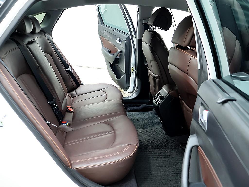 Hyundai Sonata — photo 12