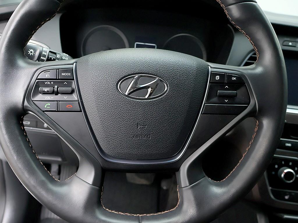 Hyundai Sonata — photo 16