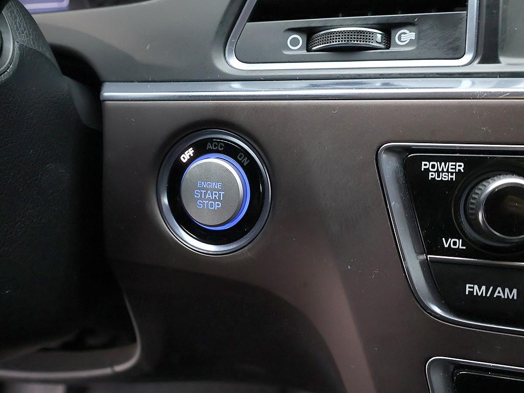 Hyundai Sonata — photo 17