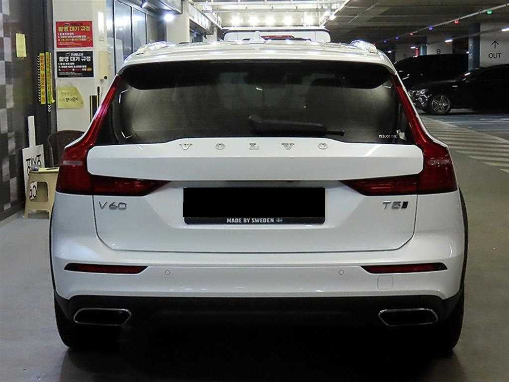 Volvo V60 — photo 05