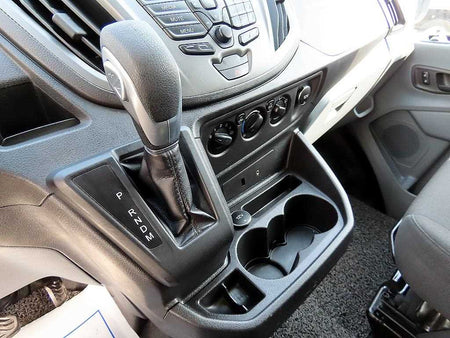 Ford Transit — photo 09