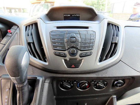 Ford Transit — photo 12