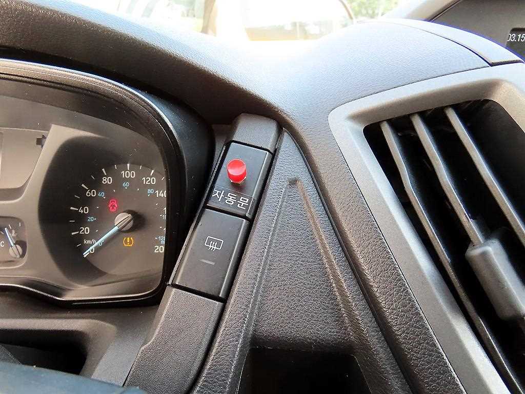 Ford Transit — photo 13