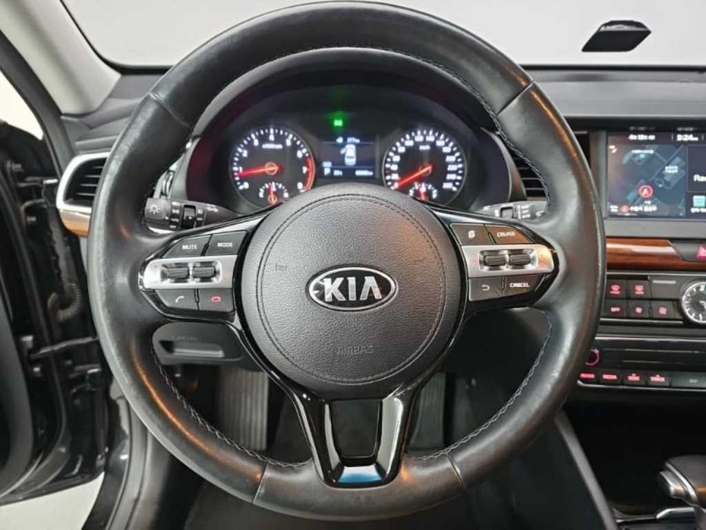 Kia K7 — photo 07