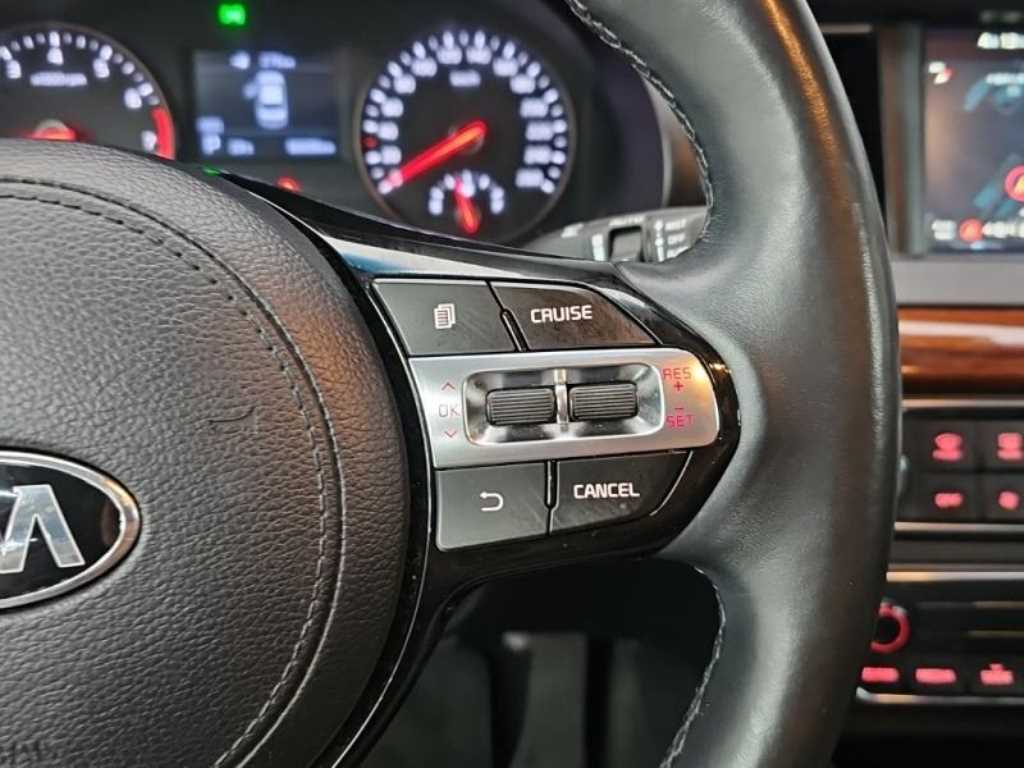 Kia K7 — photo 08