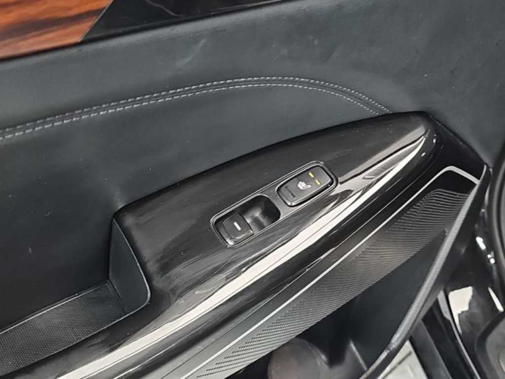 Kia K7 — photo 16