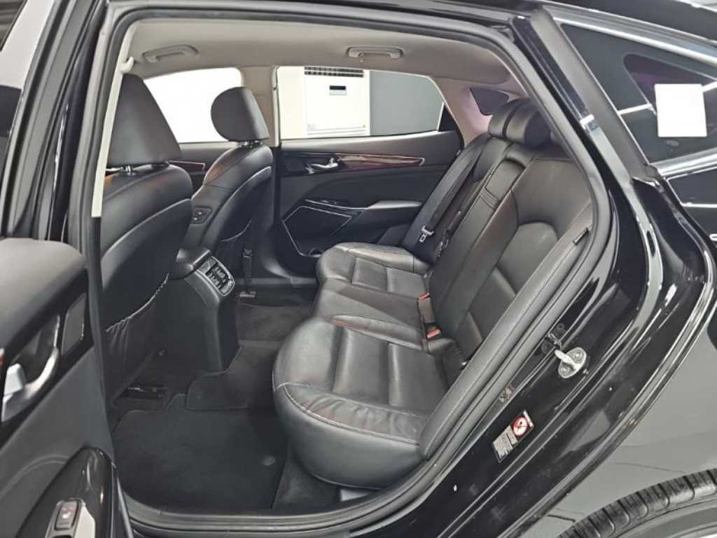 Kia K7 — photo 19
