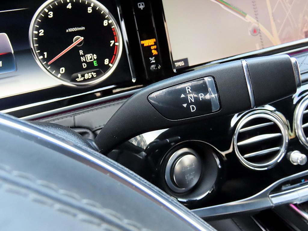 Mercedes-Benz S-Class — photo 11