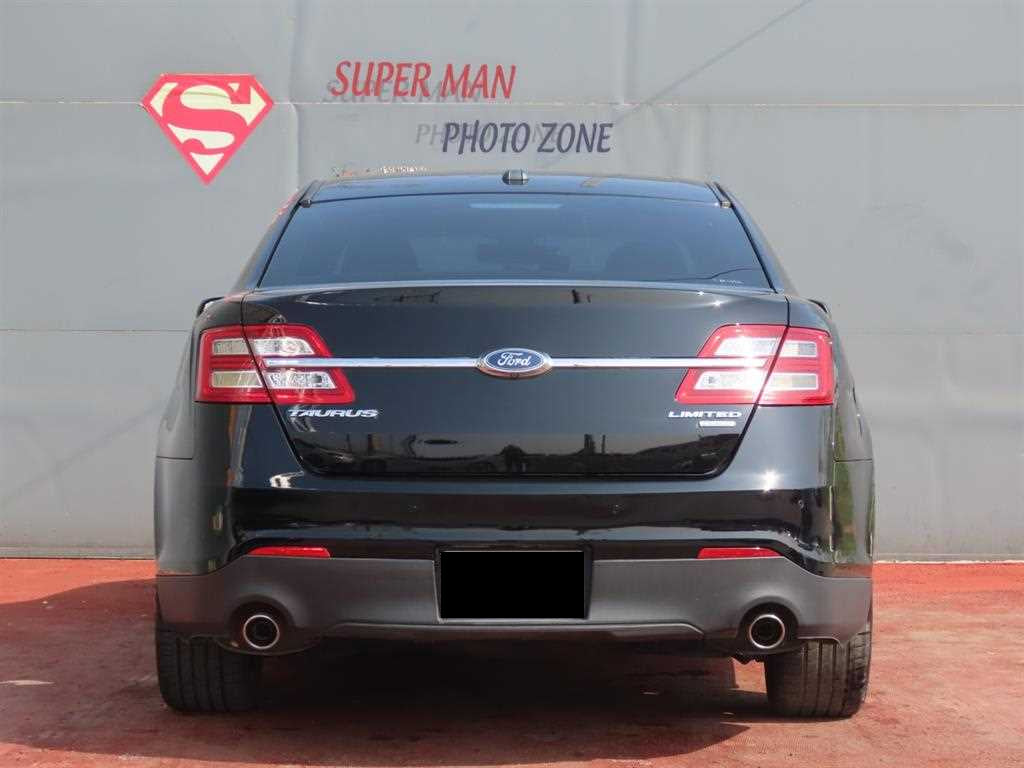 Ford Taurus — photo 04
