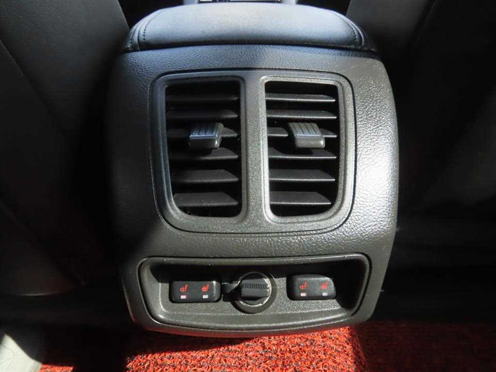 Ford Taurus — photo 07