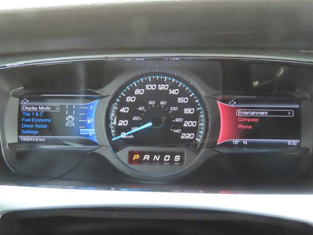 Ford Taurus — photo 09