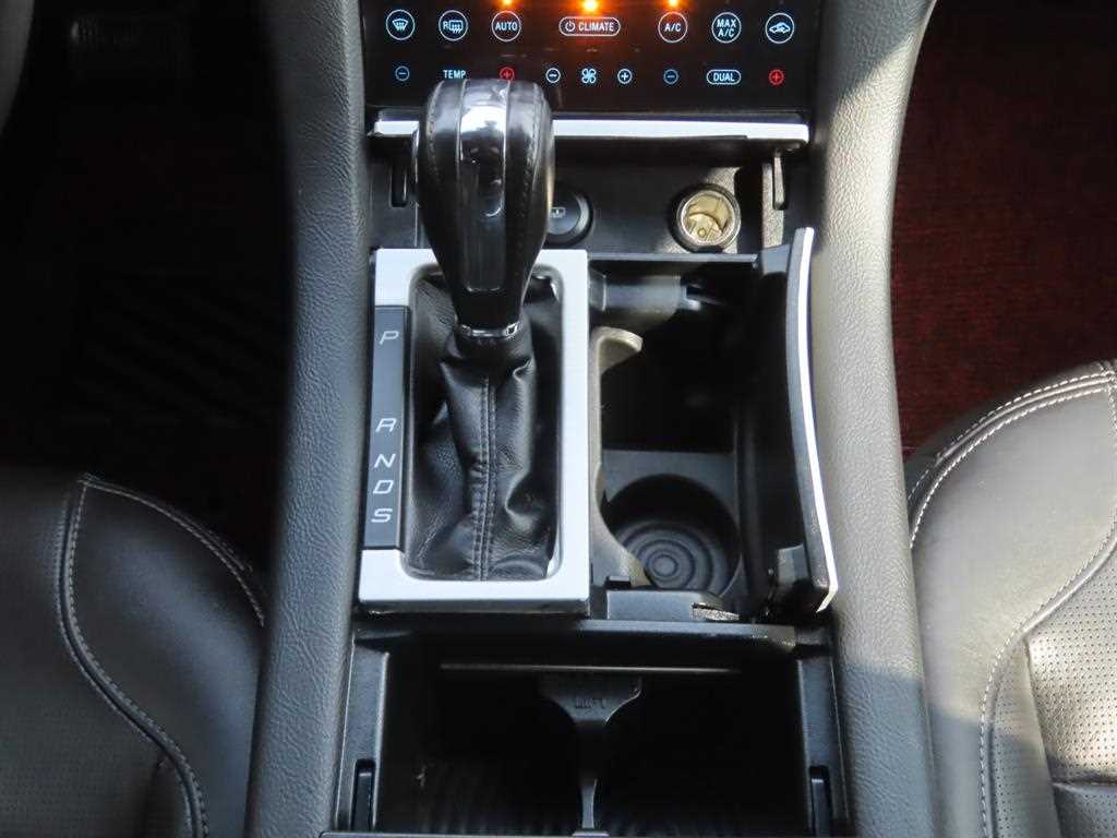 Ford Taurus — photo 12