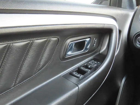 Ford Taurus — photo 13