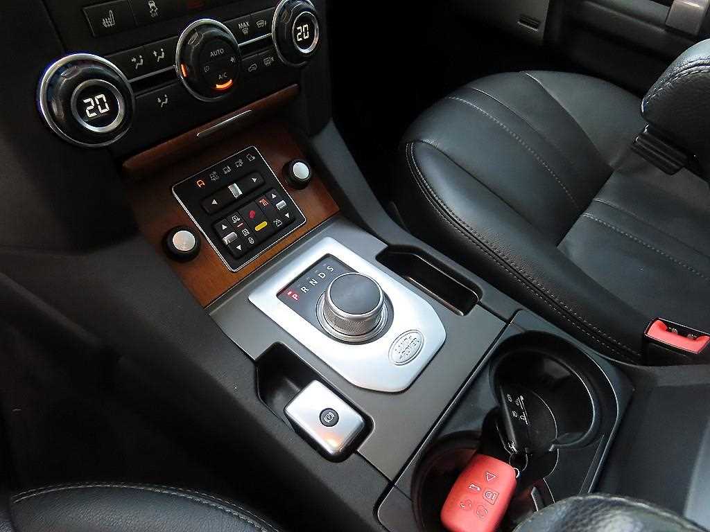 Land Rover Discovery — photo 10