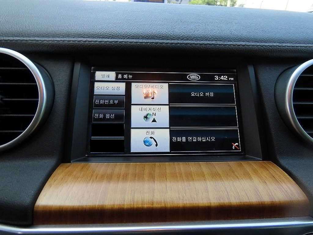 Land Rover Discovery — photo 13
