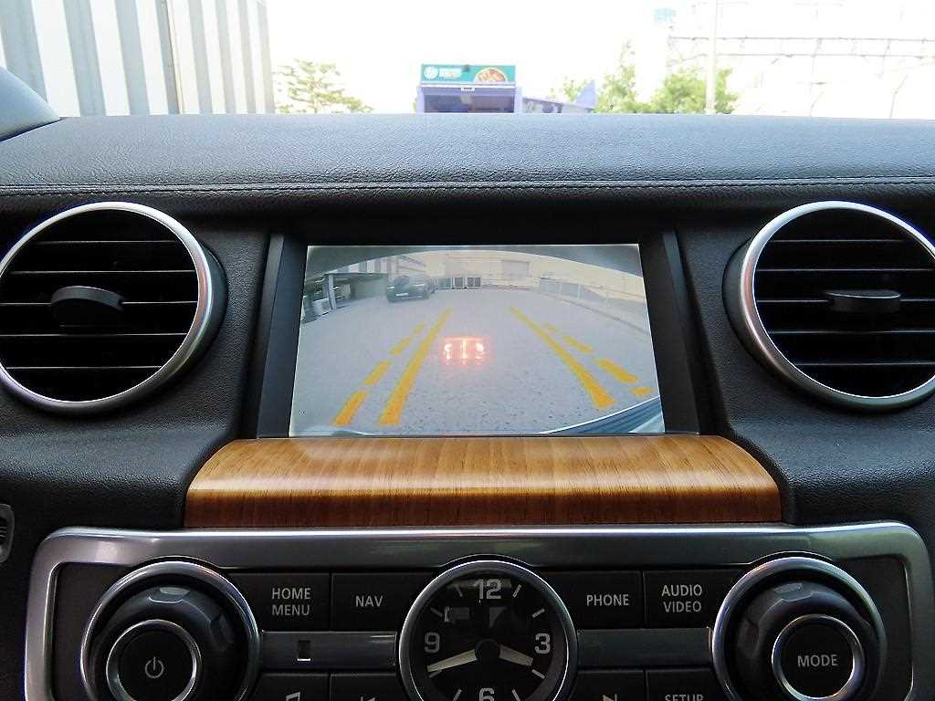 Land Rover Discovery — photo 14