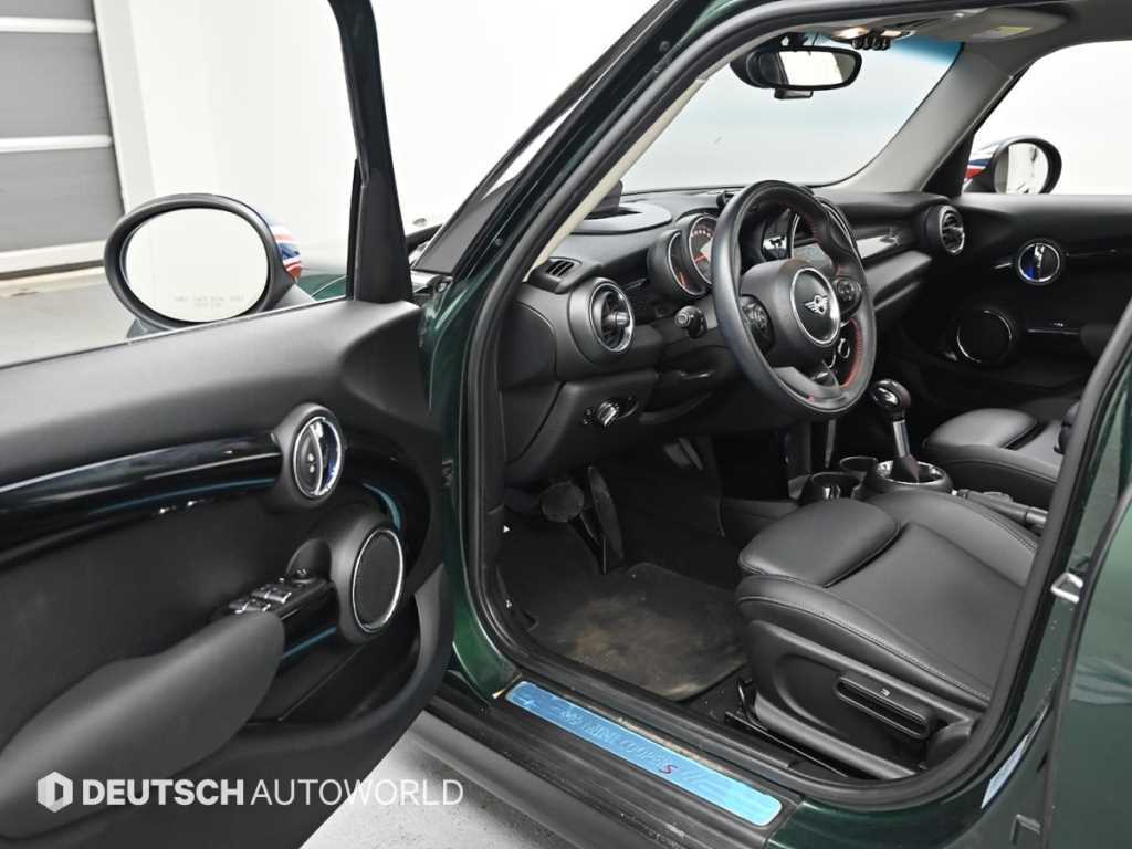 Mini Cooper — photo 11