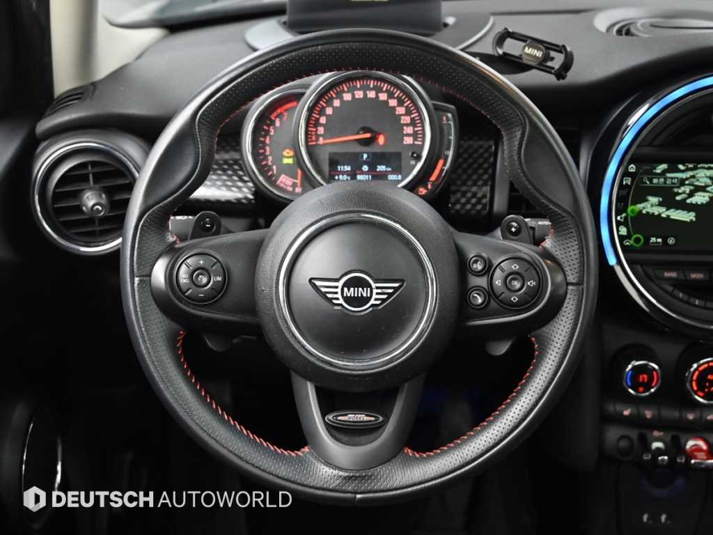 Mini Cooper — photo 13