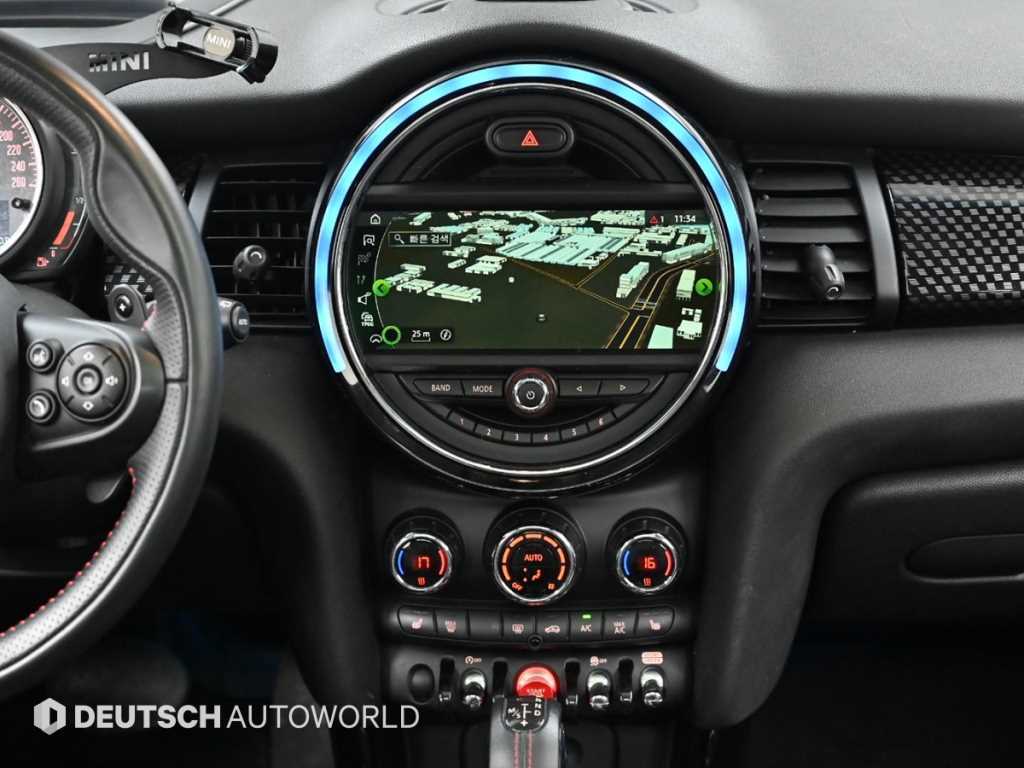 Mini Cooper — photo 14