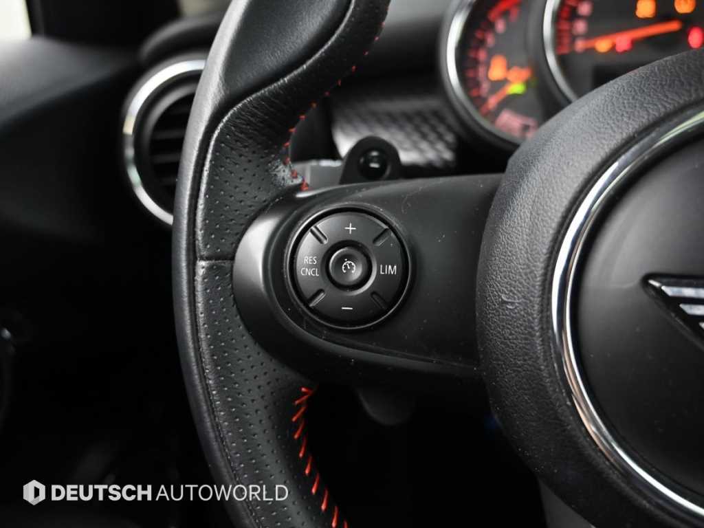 Mini Cooper — photo 16