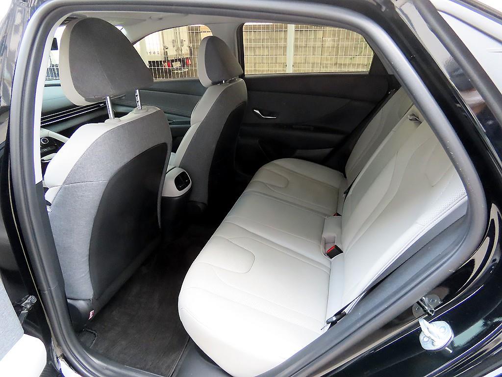 Hyundai Avante — photo 06