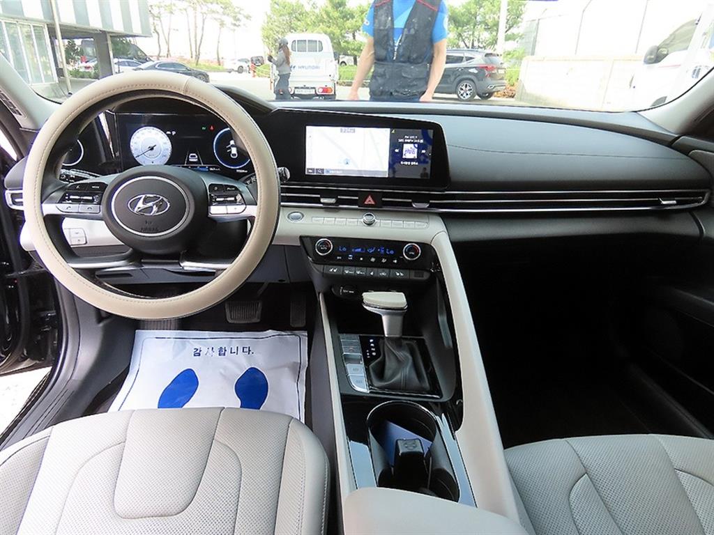 Hyundai Avante — photo 07