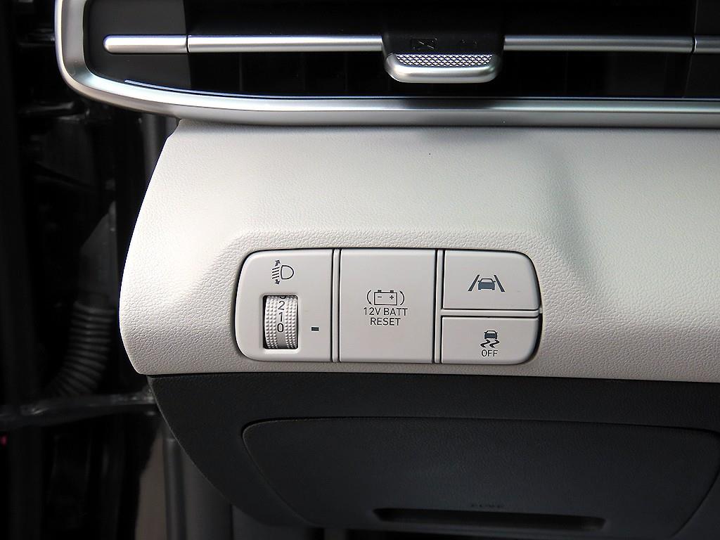 Hyundai Avante — photo 12