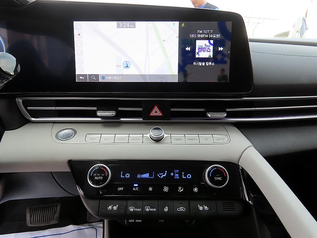 Hyundai Avante — photo 13