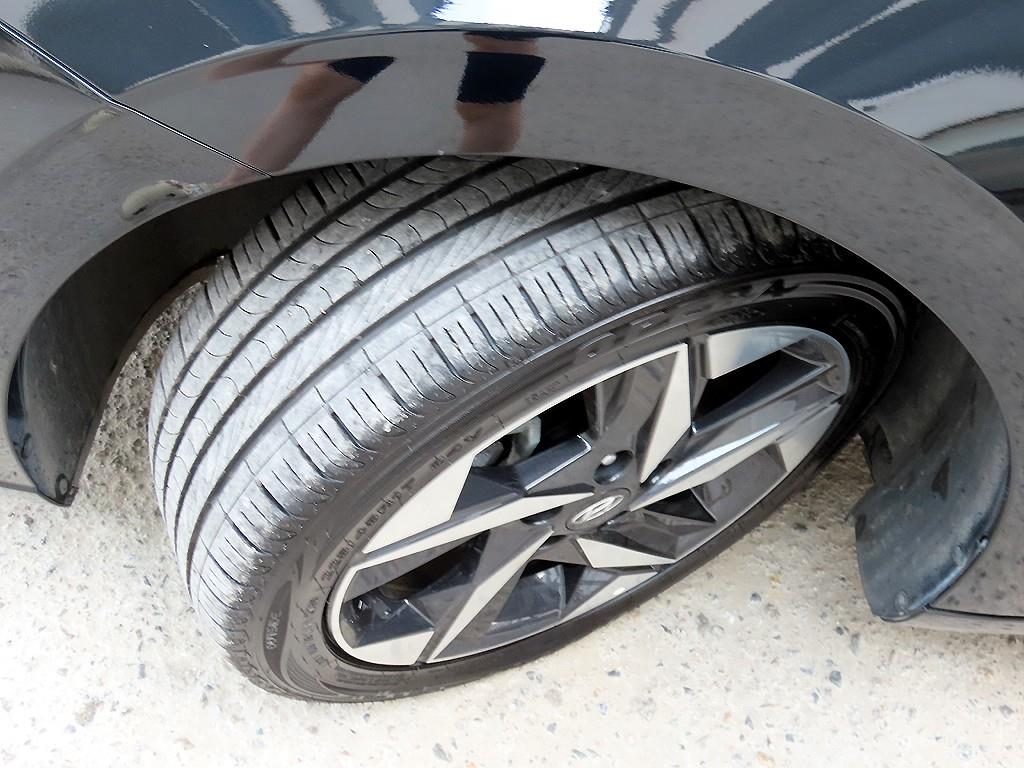 Hyundai Avante — photo 20