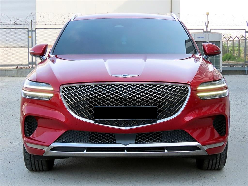 Genesis GV70 — photo 01
