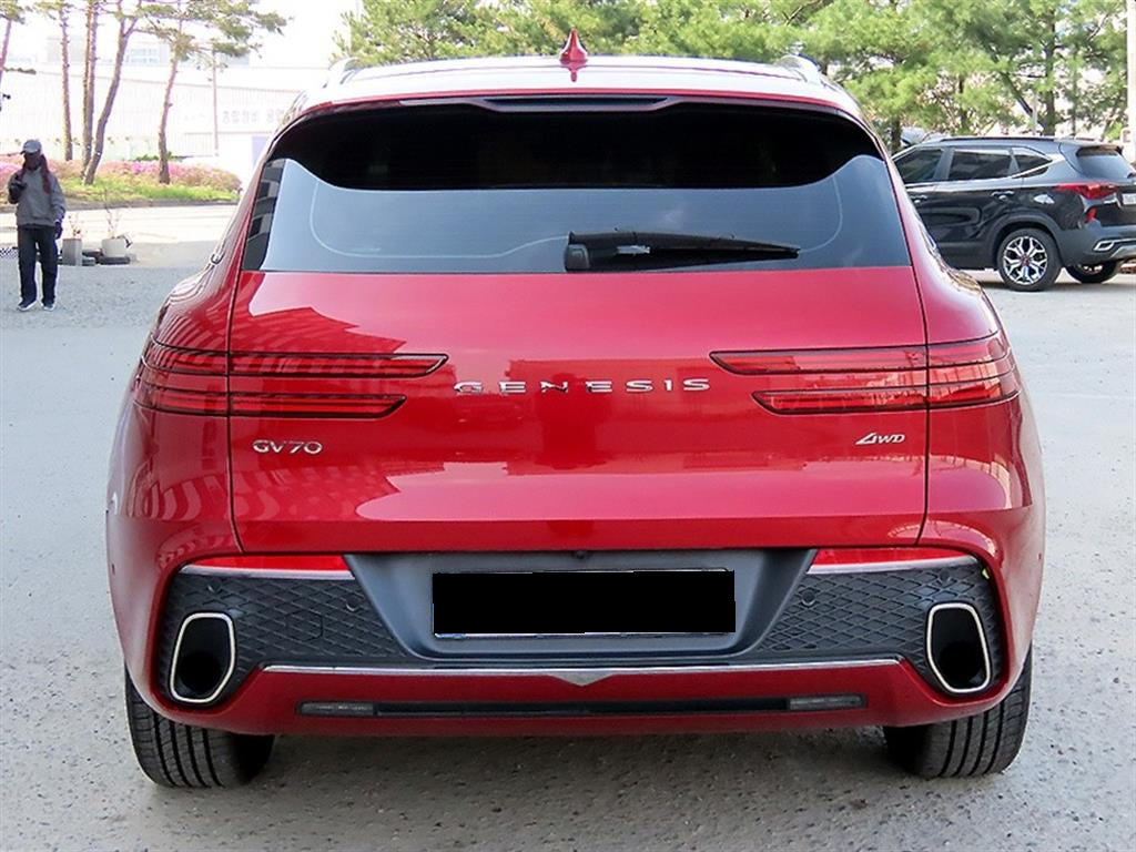 Genesis GV70 — photo 04