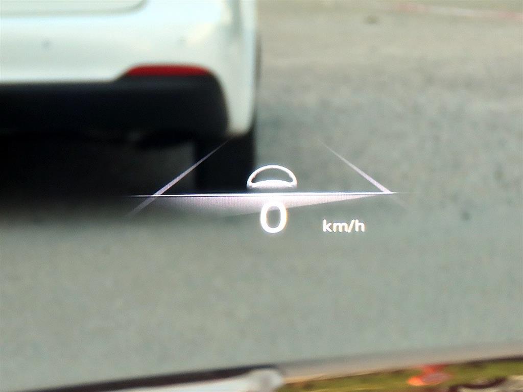 Genesis GV70 — photo 10
