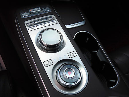 Genesis GV70 — photo 11