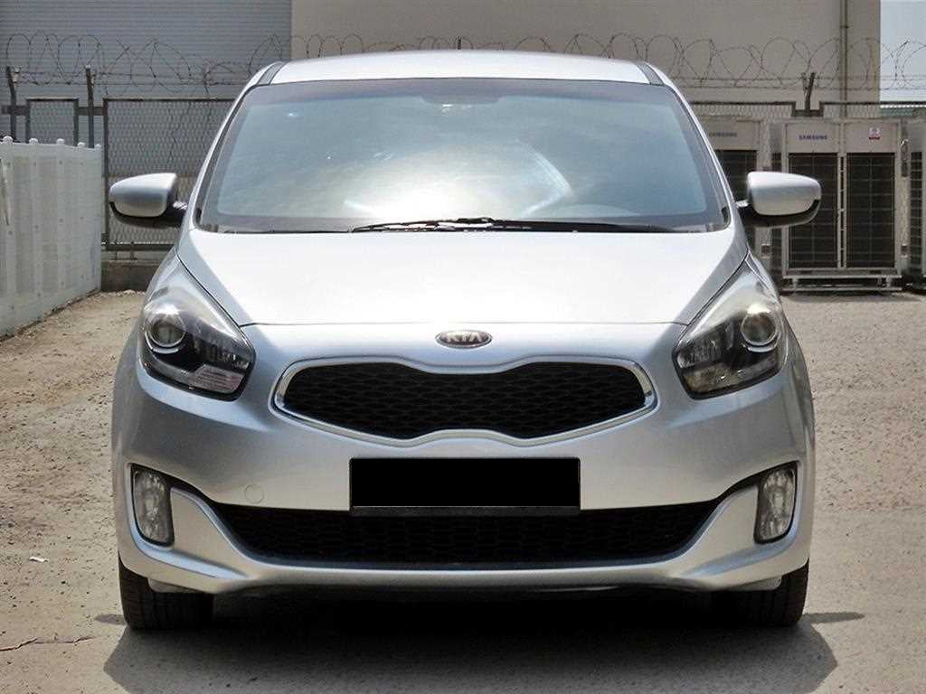 Kia Carens — photo 01