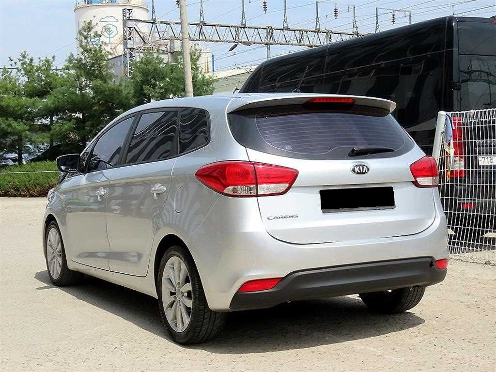 Kia Carens — photo 03