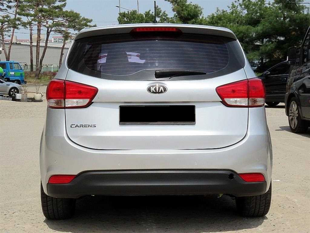 Kia Carens — photo 04