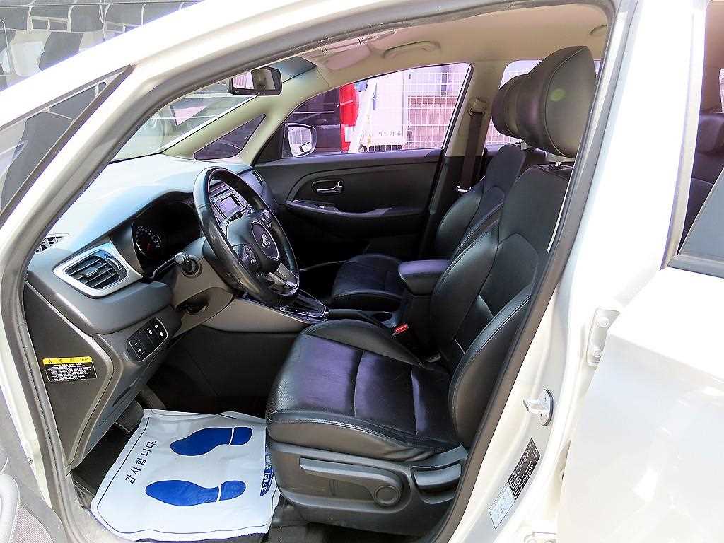 Kia Carens — photo 05