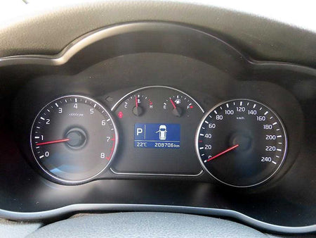 Kia Carens — photo 09
