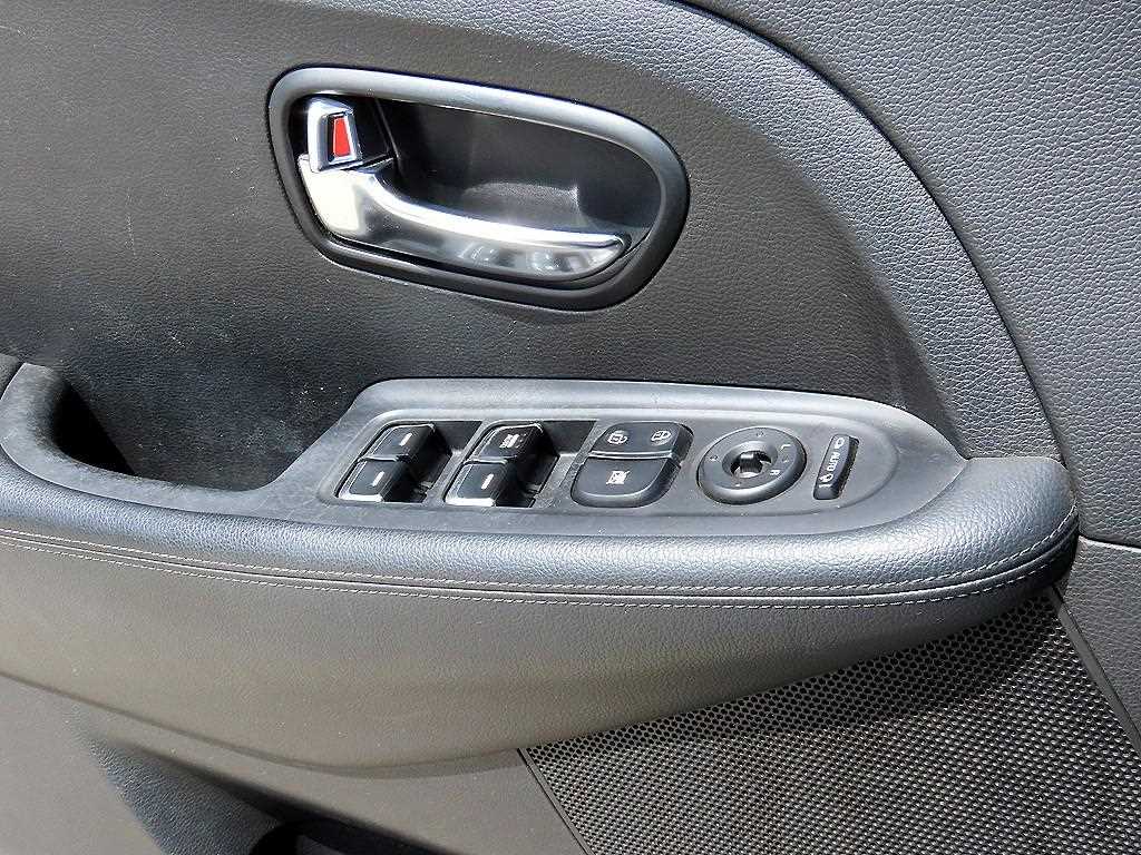 Kia Carens — photo 11