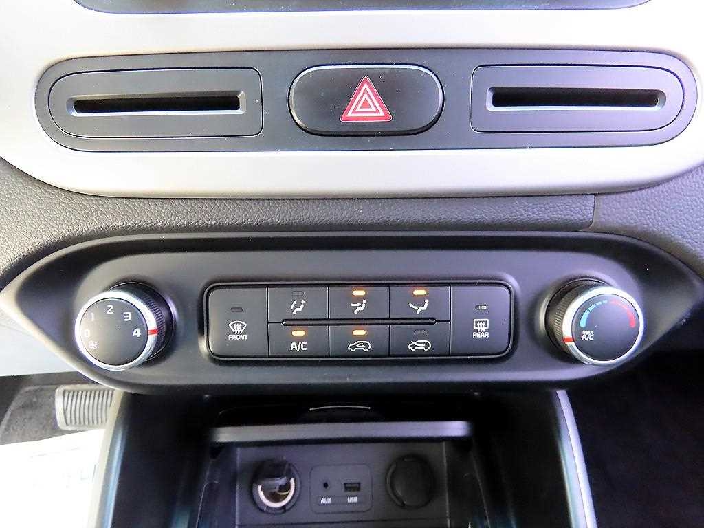 Kia Carens — photo 13