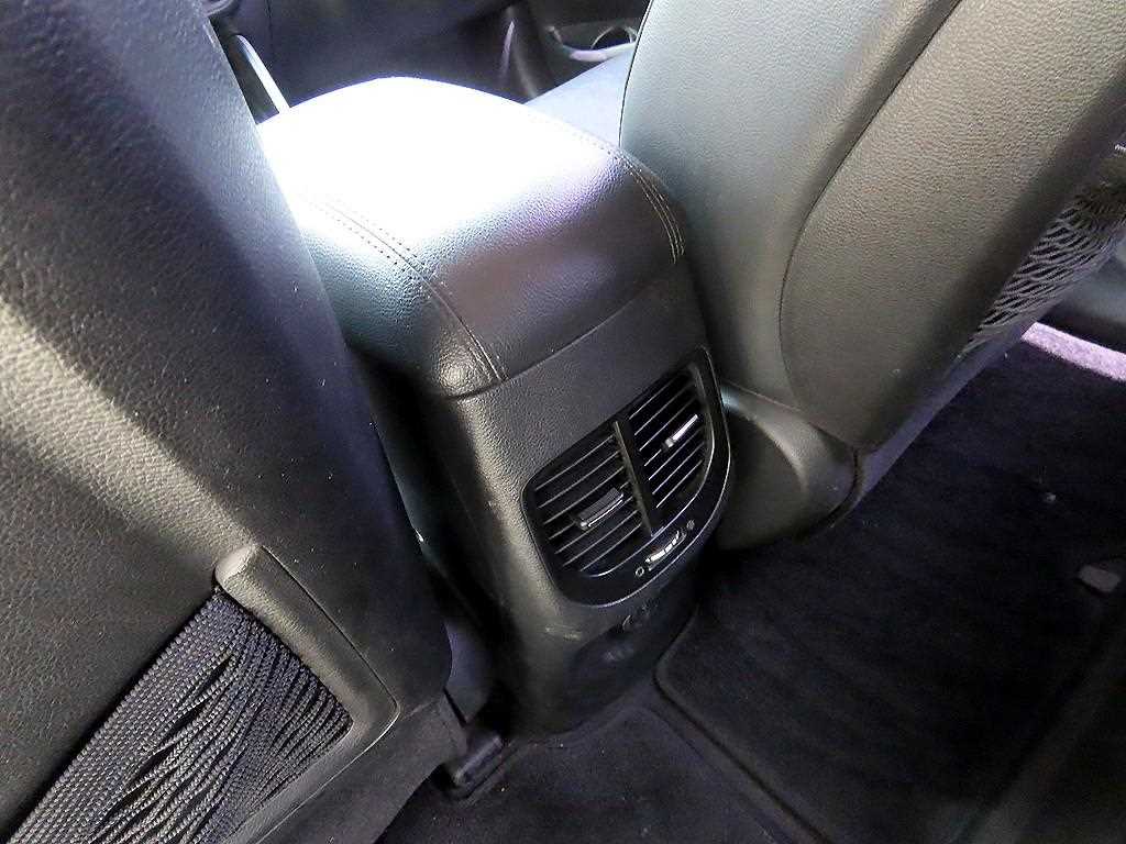 Kia Carens — photo 17