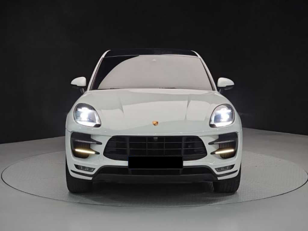 Porsche Macan — photo 01