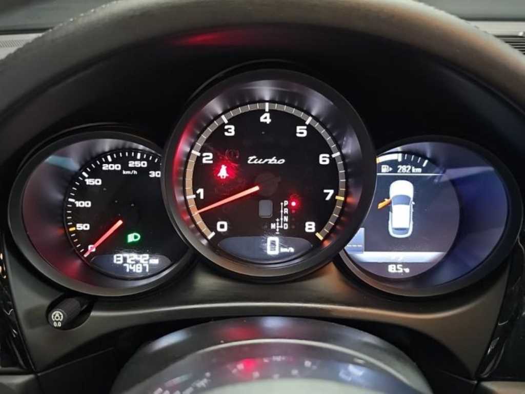 Porsche Macan — photo 08