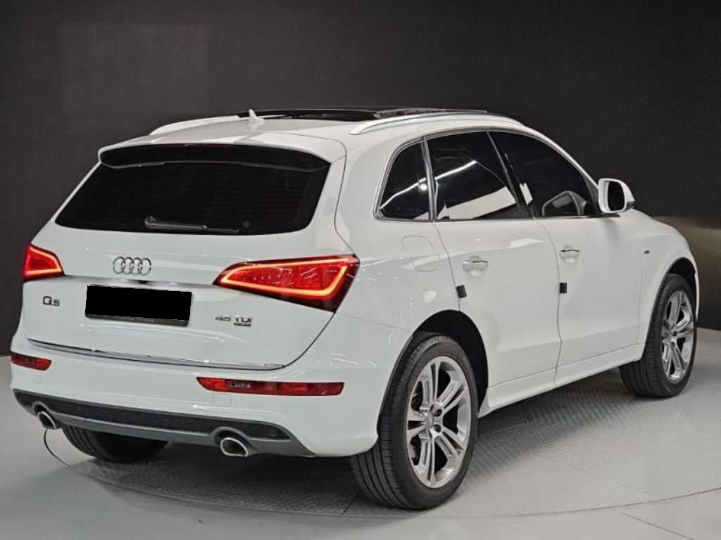 Audi Q5 — photo 03